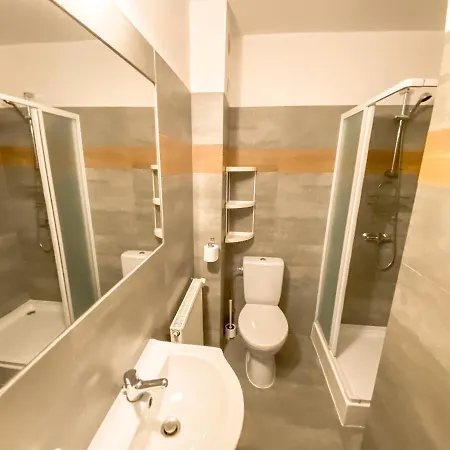 Klon منزل للإقامة